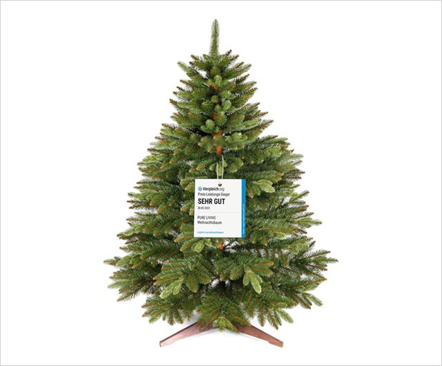 Weihnachtsbaum als festliches Symbol der Jahreszeit mit attraktiven Angeboten des Tages für eine einladende Atmosphäre